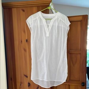 Vineyard Vines white beach cover-up